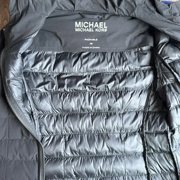 Michael Kors packable lightweight coat - Picture 5 of 11